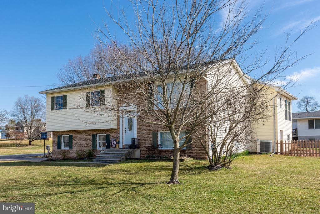 1042 FREDERICK PIKE Maryland and Pennsylvania Home Listings - Long and Foster Real Estate Inc. Maryland and Pennsylvania Real Estate