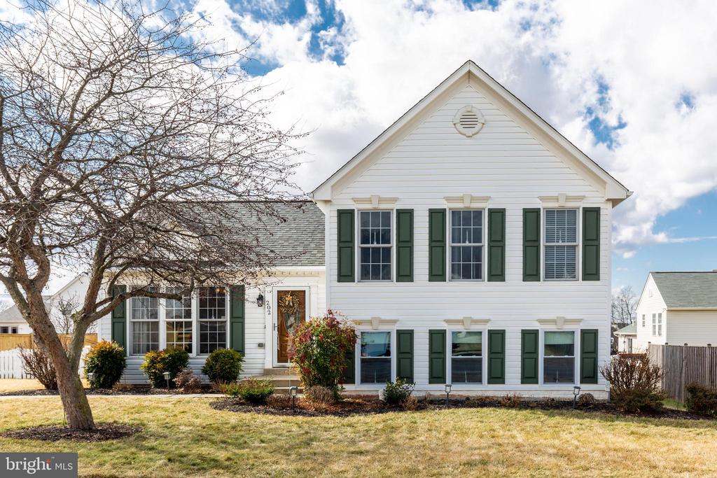 202 HUNTINGHORN COURT Maryland and Pennsylvania Home Listings - Long and Foster Real Estate Inc. Maryland and Pennsylvania Real Estate